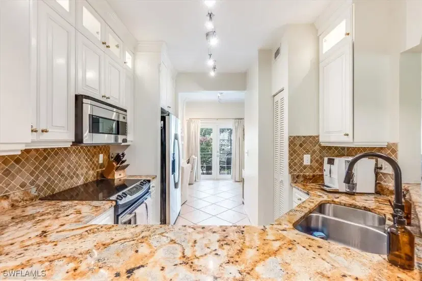 Picture of 871 Tanbark Dr 102, Naples FL 34108