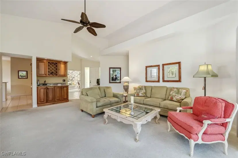 Picture of 5900 Fountain Dr, Naples FL 34119