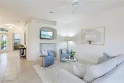 Picture of 6086 Highwood Park Ln, Naples, FL 34110