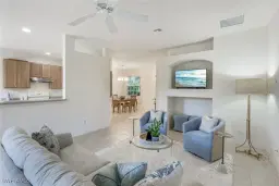 Picture of 6086 Highwood Park Ln, Naples, FL 34110