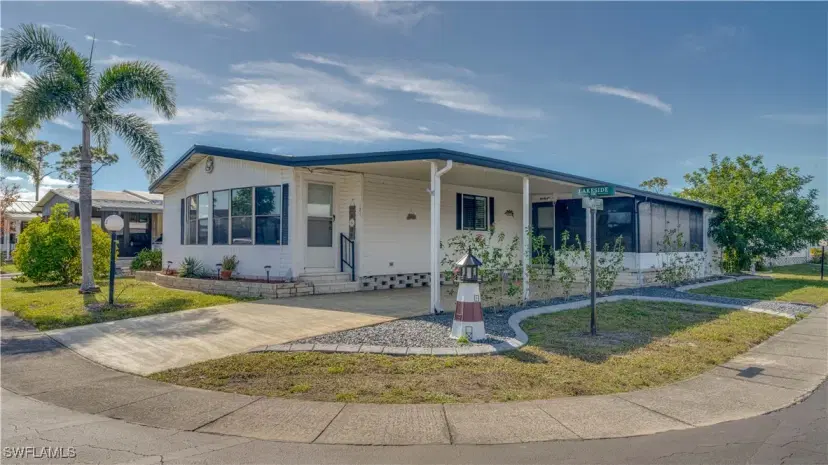 Picture of 121 Lakeside Cir, North Fort Myers FL 33903