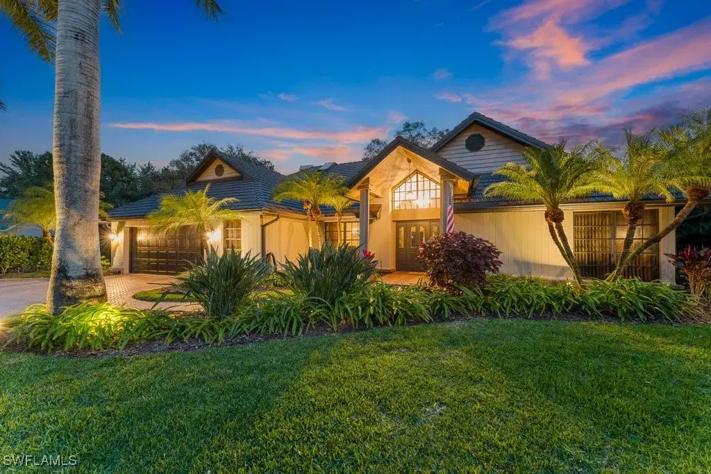 Picture of 812 Pine Creek Ln, Naples, FL 34108