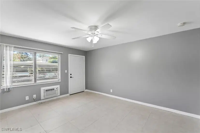 Picture of 2544 First St 104, Fort Myers FL 33901