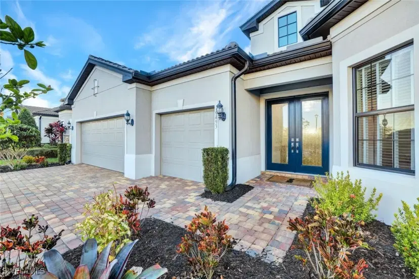 Picture of 9493 Night Heron Ln, Naples FL 34120
