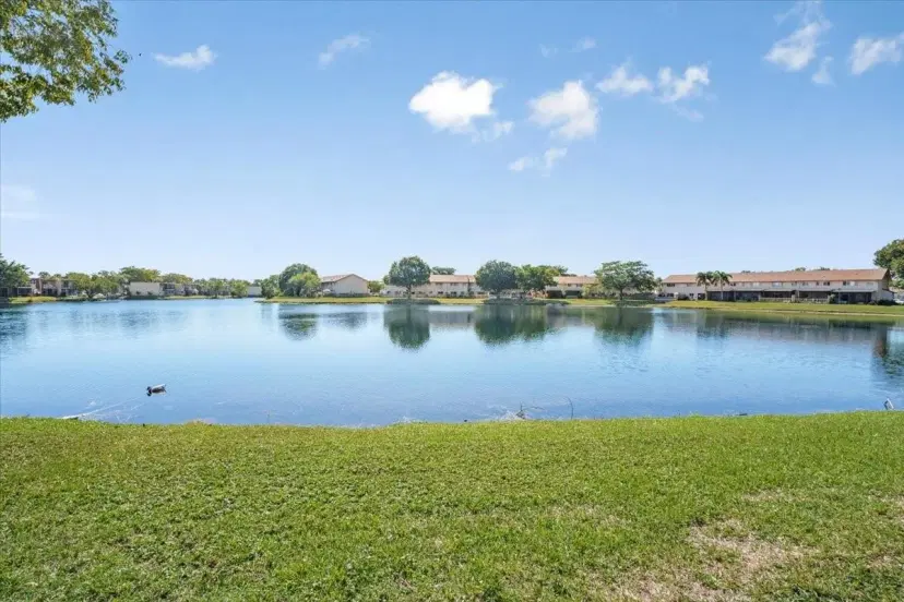 Picture of 9884 Nob Hill Ct 9884, Fort Lauderdale FL 33351