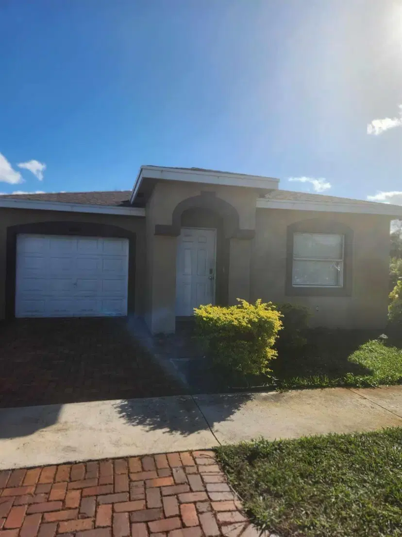 Picture of 2102 E Ridge Circle E 15, Boynton Beach FL 33435