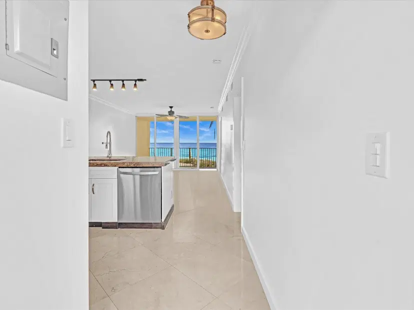 Picture of 1039 Hillsboro Mile 5, Hillsboro Beach FL 33062