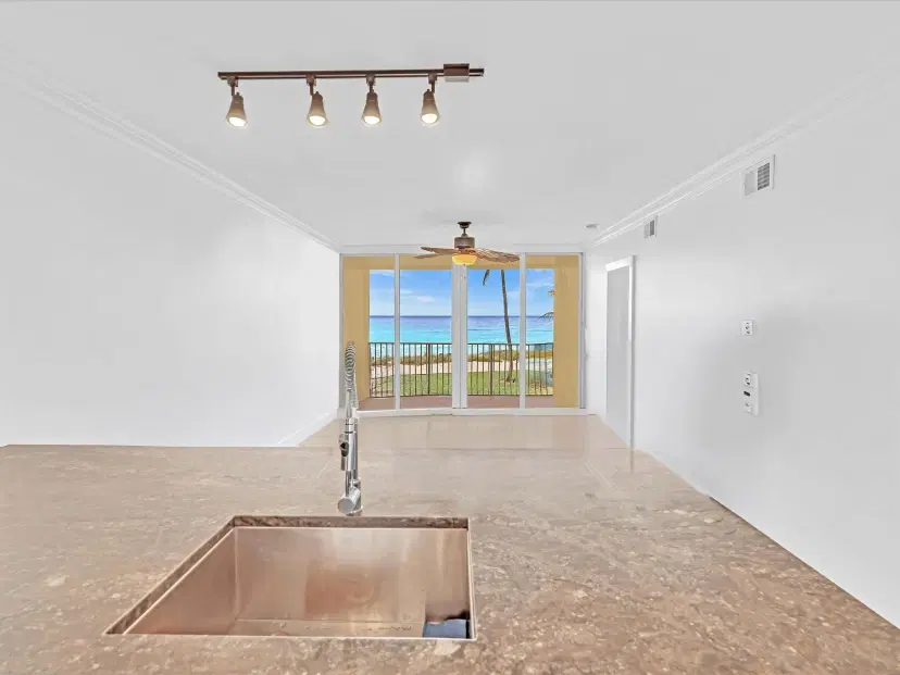 Picture of 1039 Hillsboro Mile 5, Hillsboro Beach FL 33062