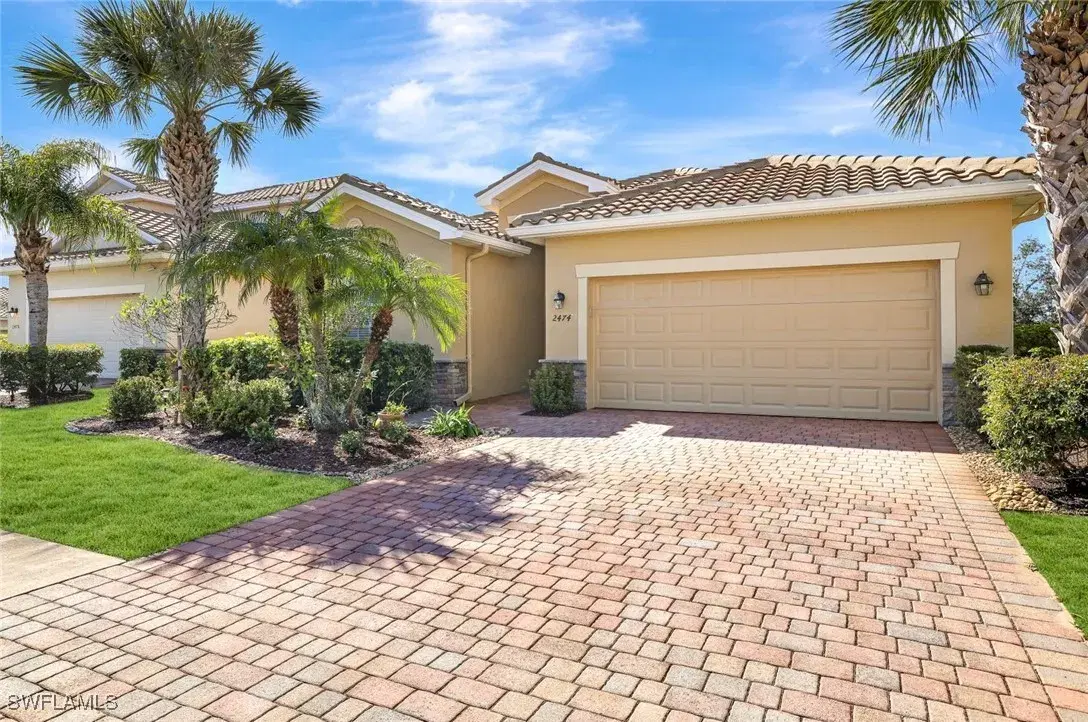 Picture of 2474 Heydon Cir E, Naples, FL 34120