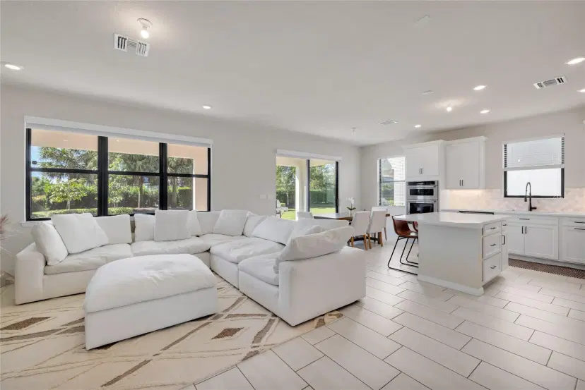 Picture of 4511 E Pinehurst Trl, Fort Lauderdale FL 33309