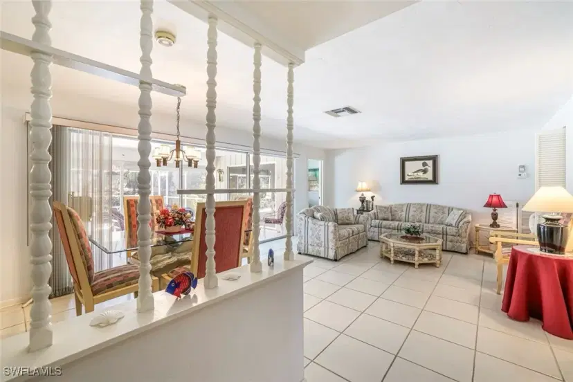Picture of 466 Golfview Dr, Naples FL 34110