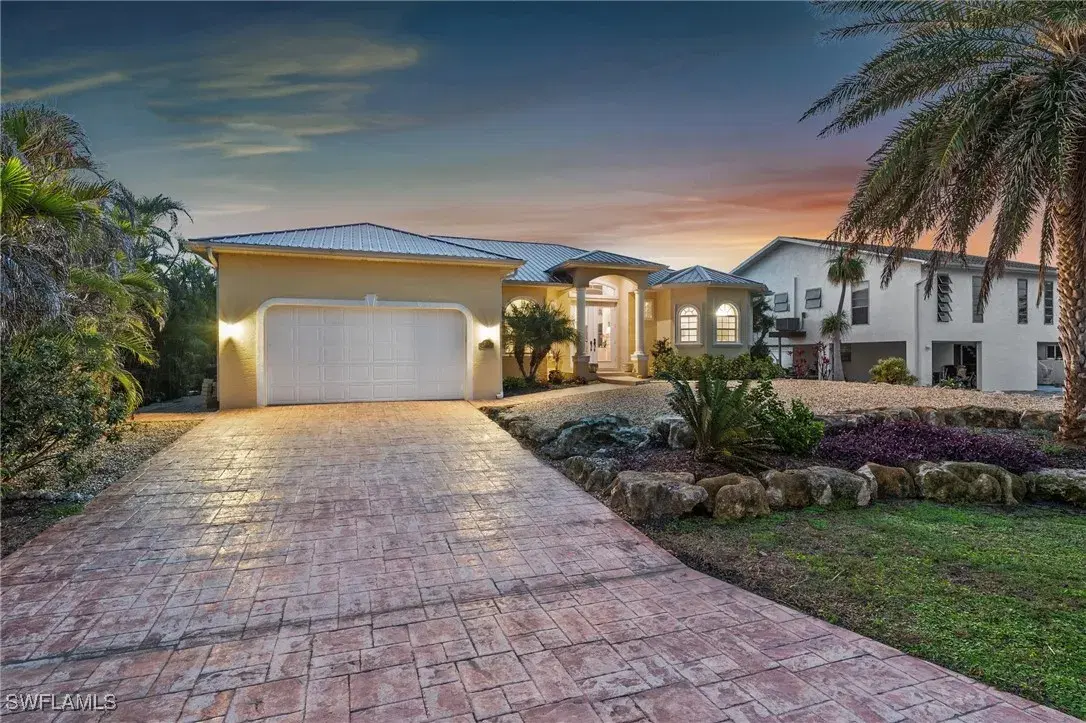 Picture of 2372 Sapodilla Ln, St. James City, FL 33956