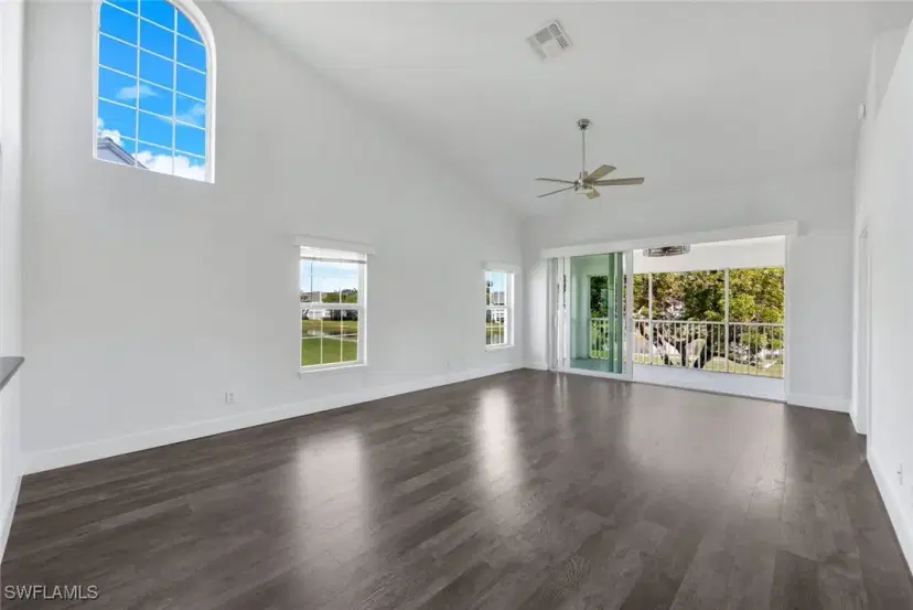 Picture of 5954 Sand Wedge Ln 705, Naples FL 34110