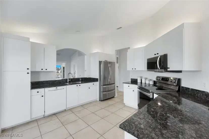 Picture of 5954 Sand Wedge Ln 705, Naples FL 34110