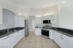 Picture of 5954 Sand Wedge Ln 705, Naples, FL 34110