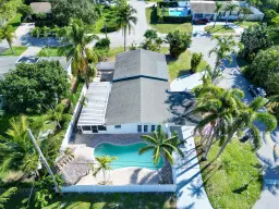 Picture of 231 N Seacrest Circle, Delray Beach, FL 33444