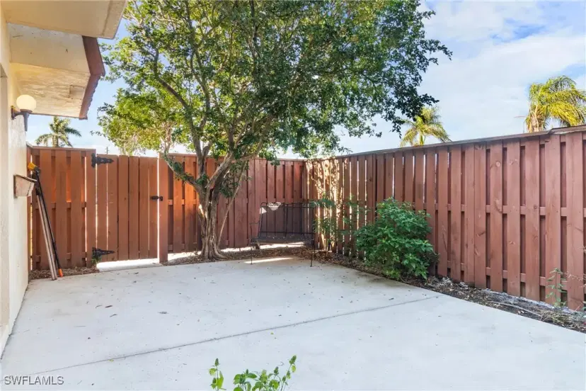 Picture of 5231 Cedarbend Dr 4, Fort Myers FL 33919