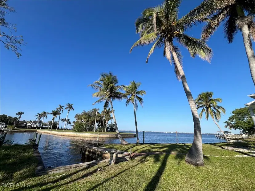 Picture of 6932 Old Whiskey Creek Dr, Fort Myers FL 33919