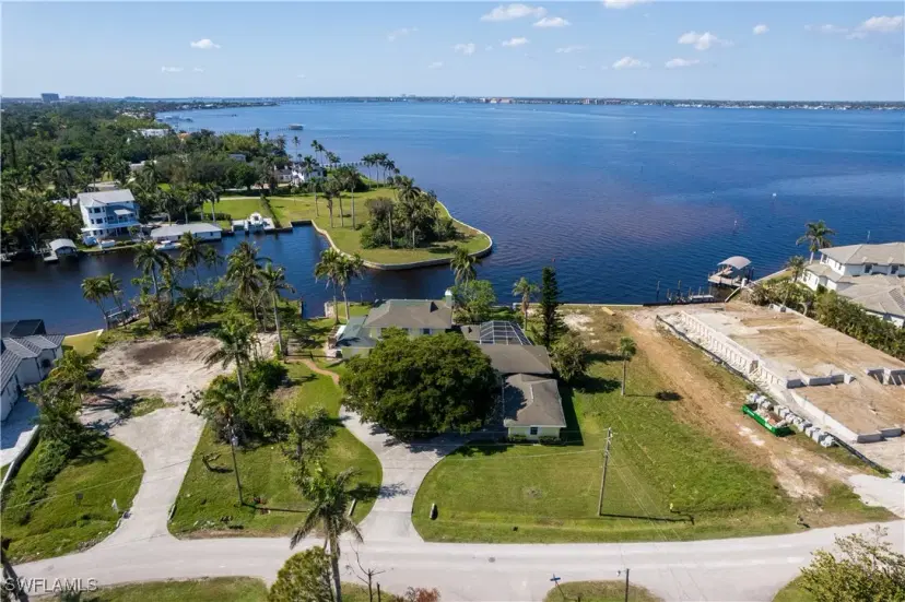 Picture of 6932 Old Whiskey Creek Dr, Fort Myers FL 33919