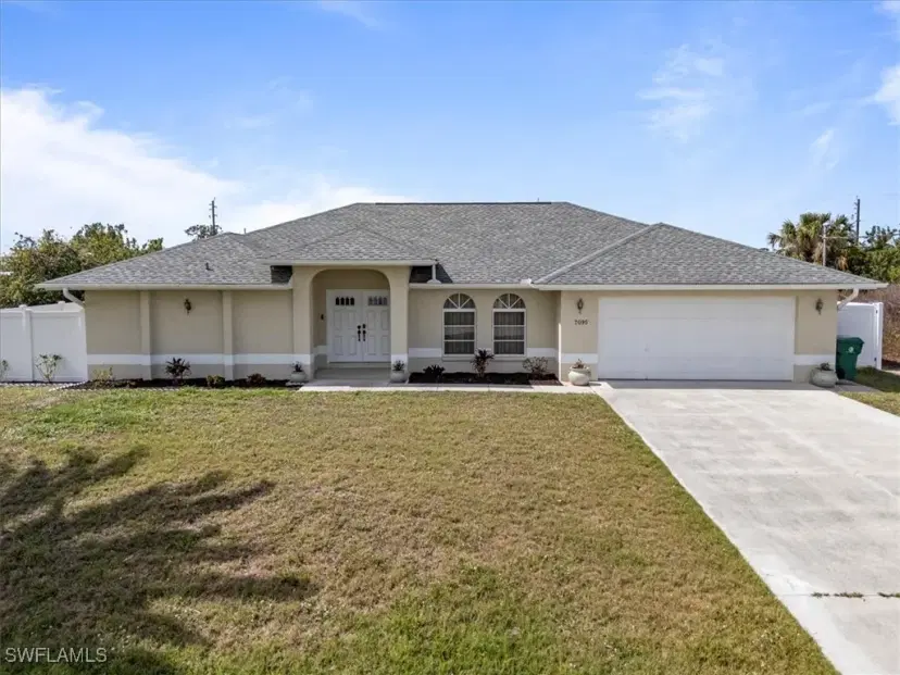Picture of 7095 Beardsley St, Englewood FL 34224
