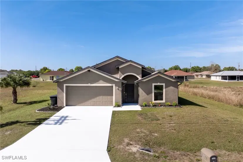 Picture of 830 La Salle Ave, Fort Myers FL 33913