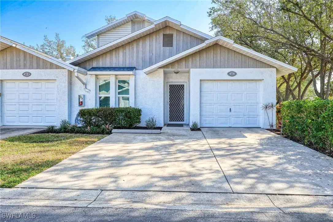 Picture of 13750 Downing Ln 4, Fort Myers, FL 33919