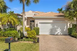 Picture of 207 Glen Eagle Cir, Naples, FL 34104