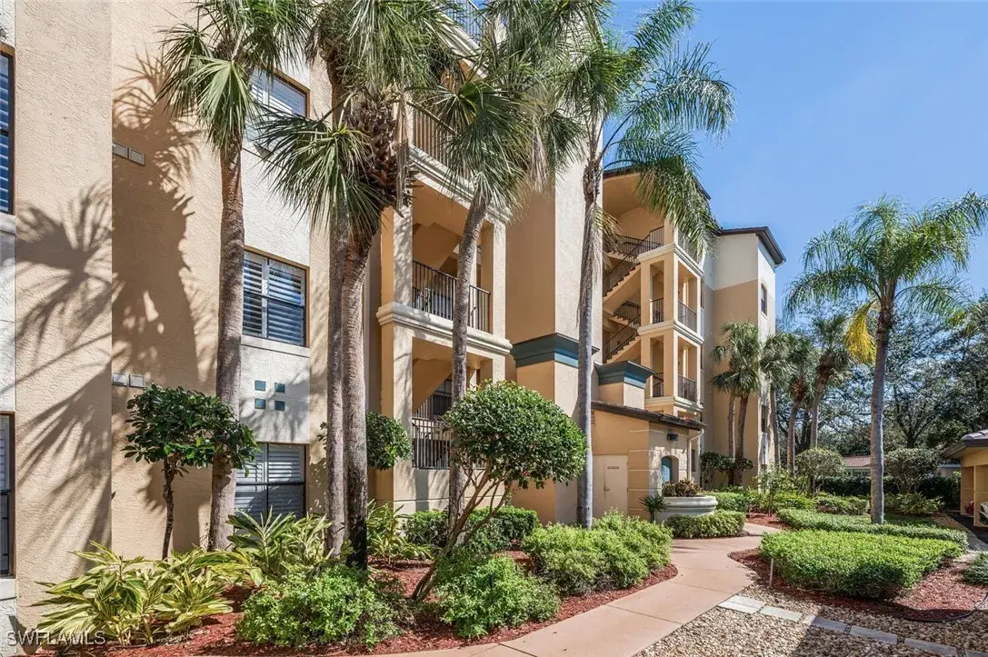Picture of 230 Vintage Cir A204, Naples, FL 34119