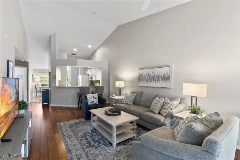 Picture of 760 Wiggins Lake Dr 202, Naples FL 34110