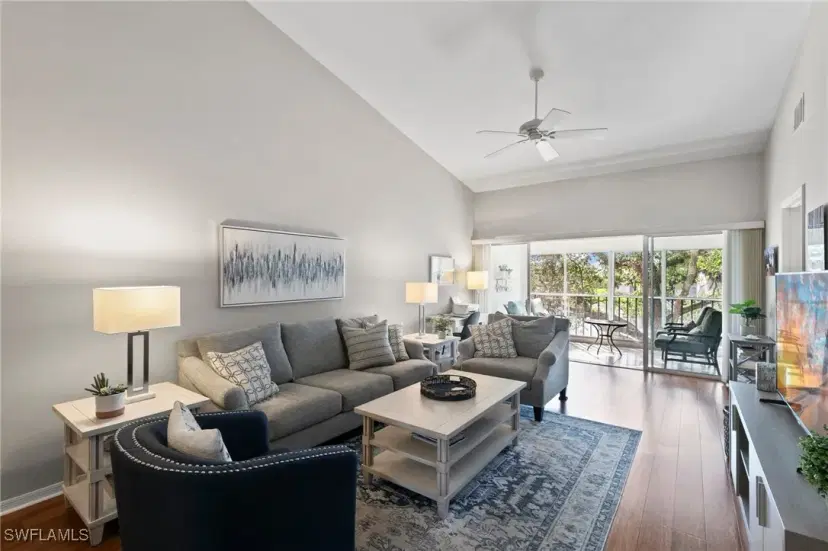 Picture of 760 Wiggins Lake Dr 202, Naples FL 34110