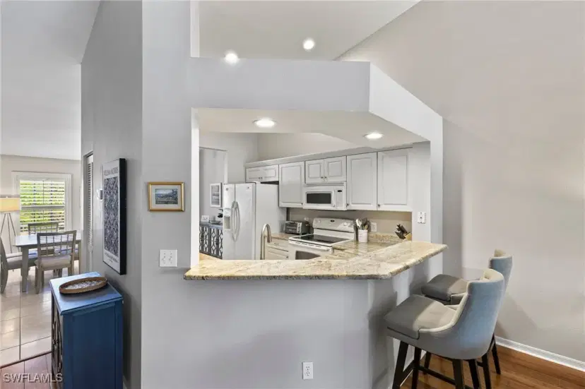 Picture of 760 Wiggins Lake Dr 202, Naples FL 34110