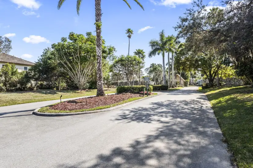 Picture of 631 SE Norsemen Drive, Port St Lucie FL 34984