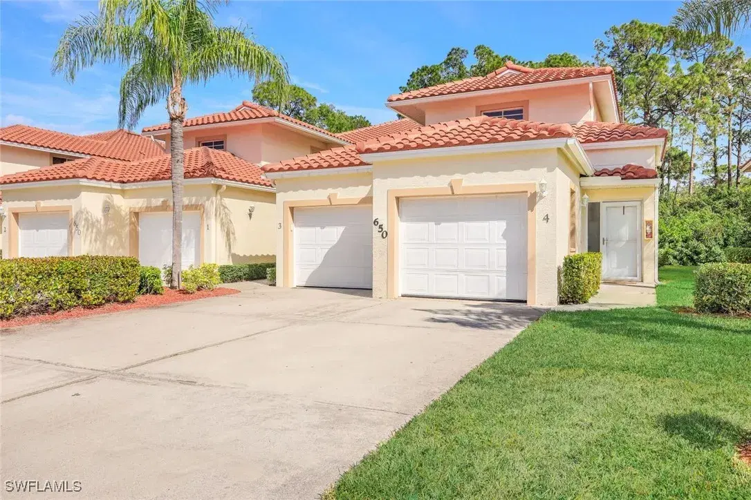 Picture of 650 Luisa Ln 4, Naples, FL 34104