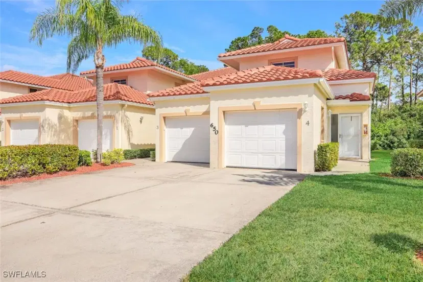 Picture of 650 Luisa Ln 4, Naples FL 34104