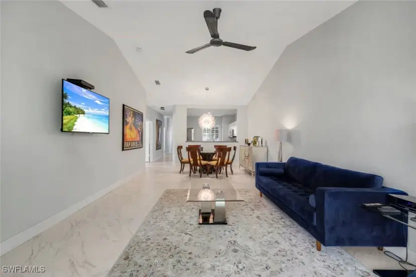 Picture of 650 Luisa Ln 4, Naples FL 34104