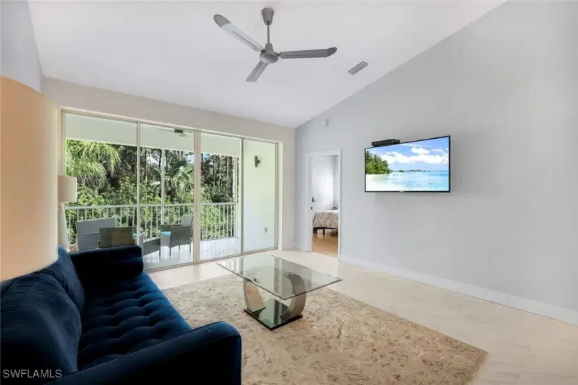 Picture of 650 Luisa Ln 4, Naples FL 34104