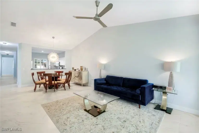 Picture of 650 Luisa Ln 4, Naples FL 34104