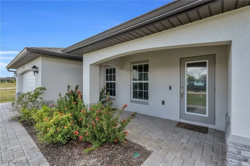 Picture of 618 NE 2Nd Pl, Cape Coral FL 33909