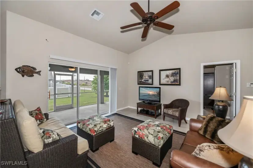 Picture of 328 NW 4Th Ter, Cape Coral FL 33993