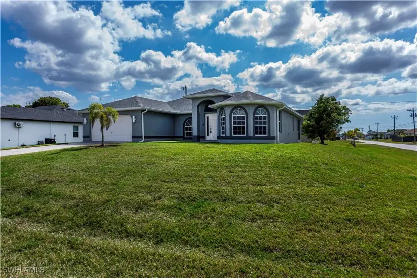 Picture of 328 NW 4Th Ter, Cape Coral FL 33993
