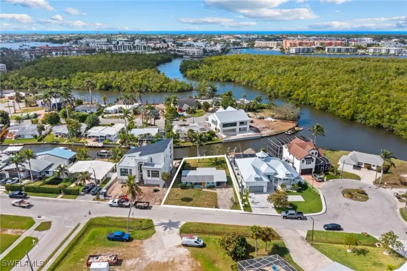 Picture of 1796 Holiday Ln, Naples FL 34104