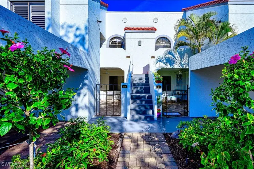Picture of 613 Beachwalk Cir J203, Naples FL 34108