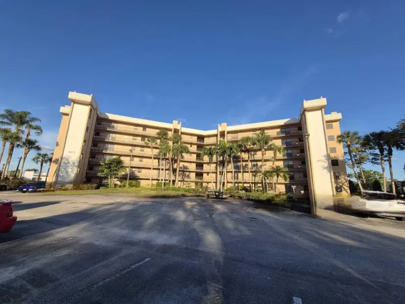 Picture of 4640 Lucerne Lakes Boulevard 304, Lake Worth FL 33467