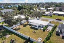Picture of 1035 El Valle Ave, Fort Myers, FL 33919