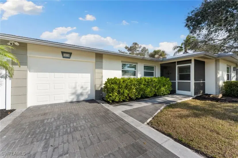 Picture of 1035 El Valle Ave, Fort Myers FL 33919