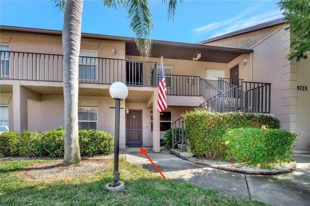 Picture of 5725 Foxlake Dr 5, North Fort Myers, FL 33917
