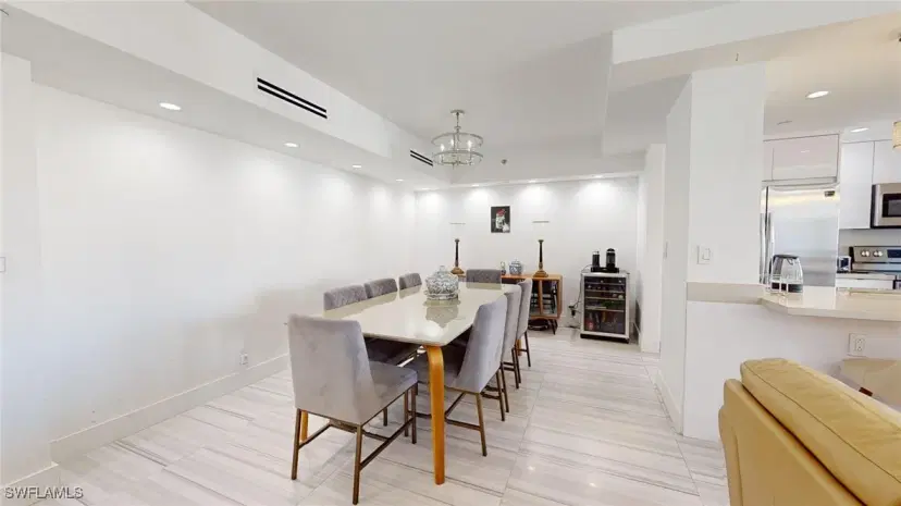 Picture of 19667 Turnberry Way 14F, Aventura FL 33180