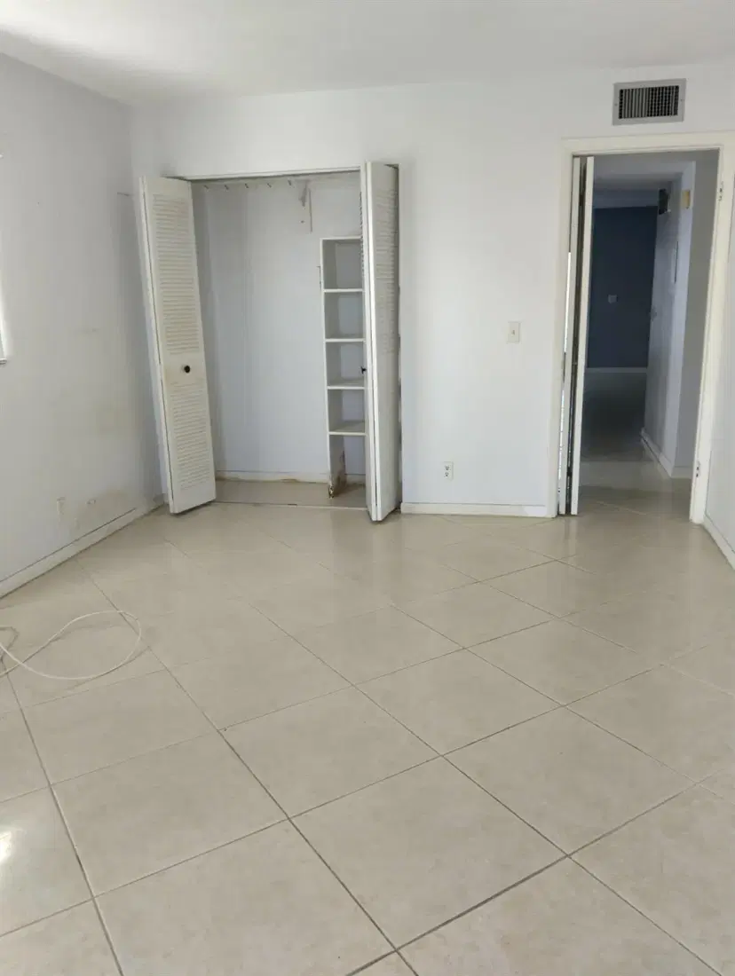 Picture of 551 Flanders L 0, Delray Beach FL 33484