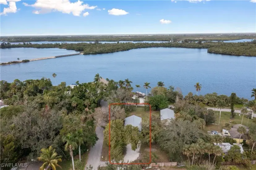 Picture of 4840 E Riverside Dr, Fort Myers FL 33905