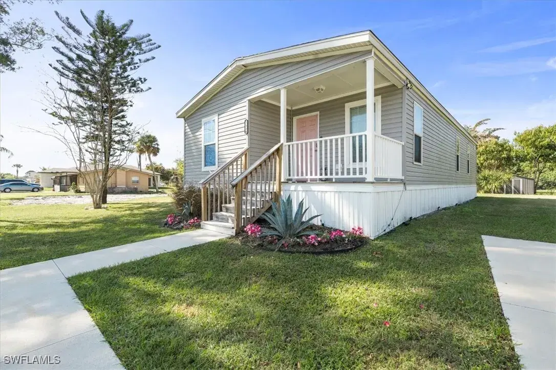 Picture of 2220 Towles St, Fort Myers, FL 33916